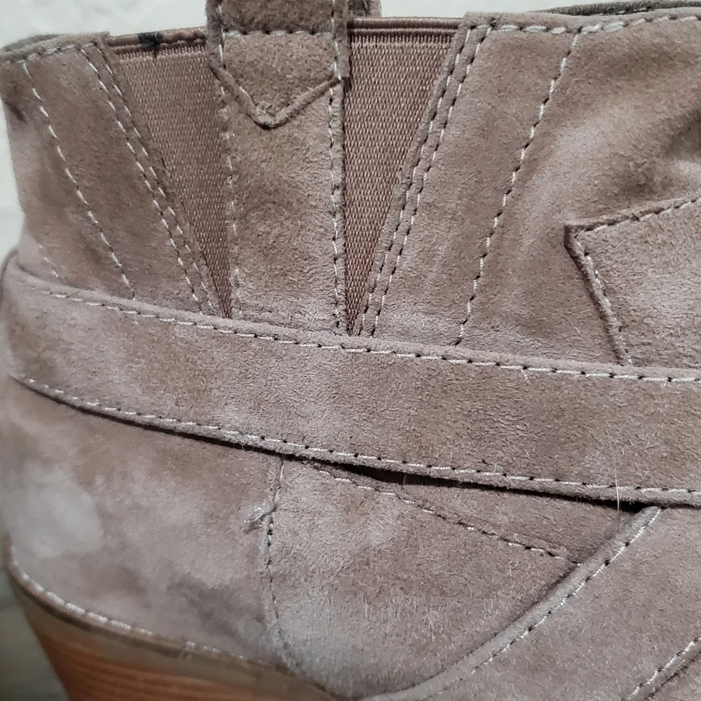 Cole Haan Jensynn Suede Tan Ankle Booties Size 6.5